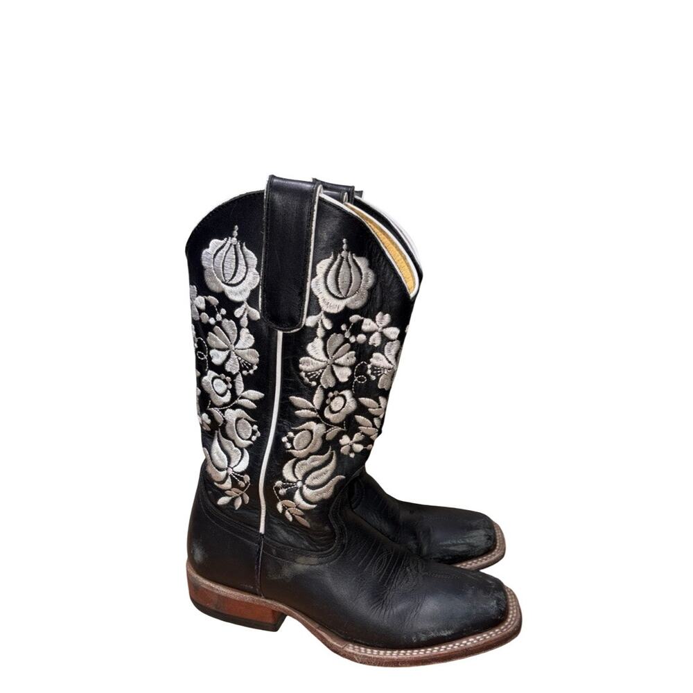 Macie Bean Black Eyed Susan Floral Embroidery Western Boots Size: US 4